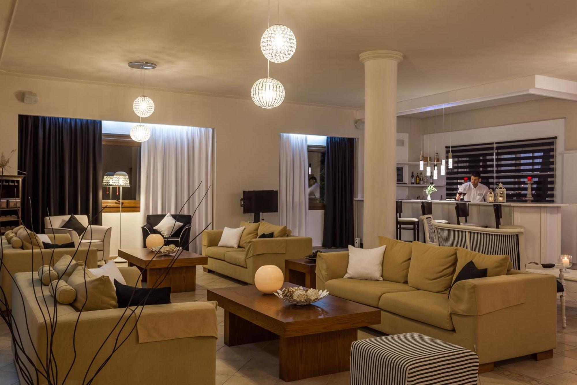 Hotel Holidays & 5*