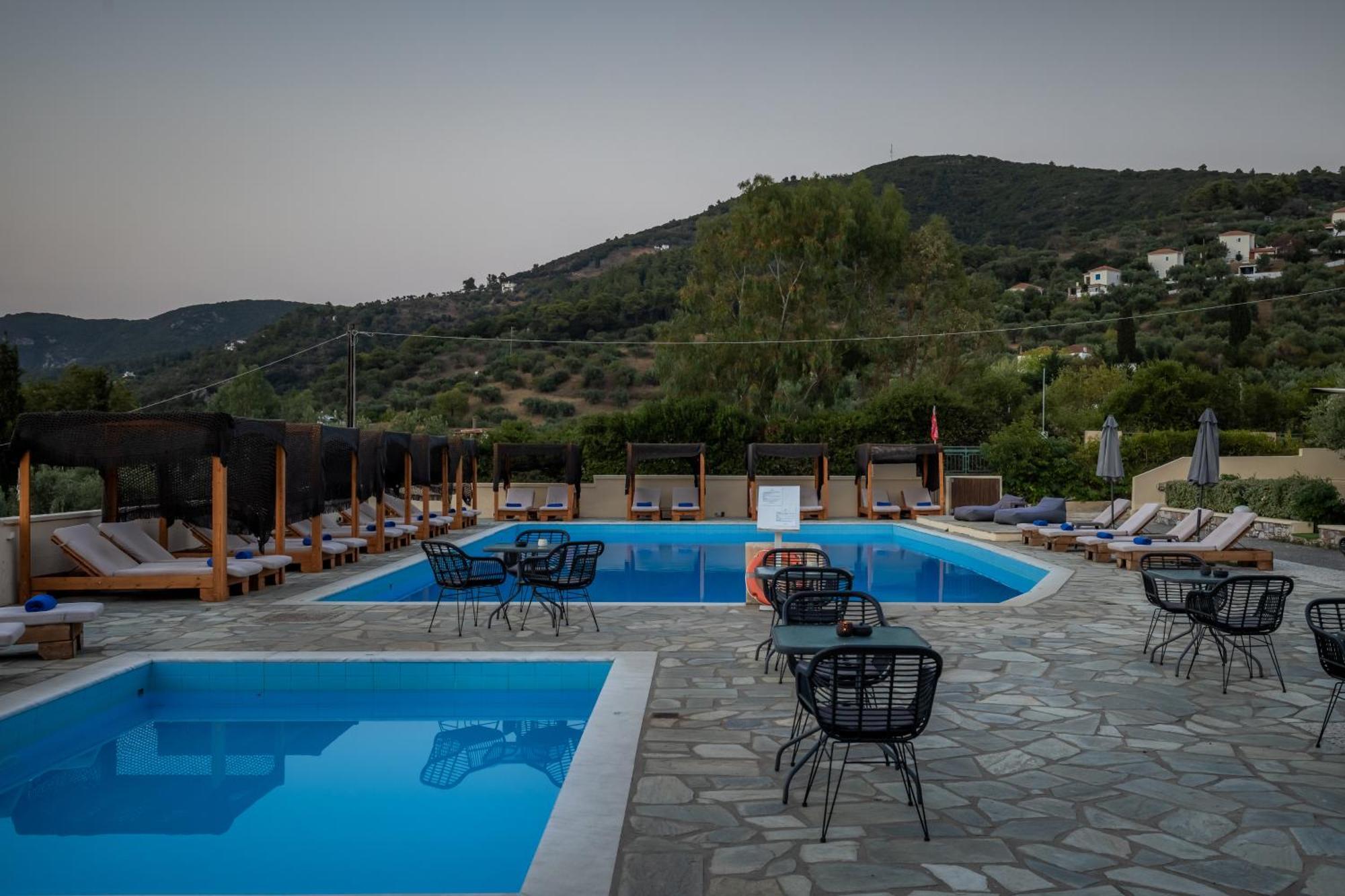 Holidays & Hotel