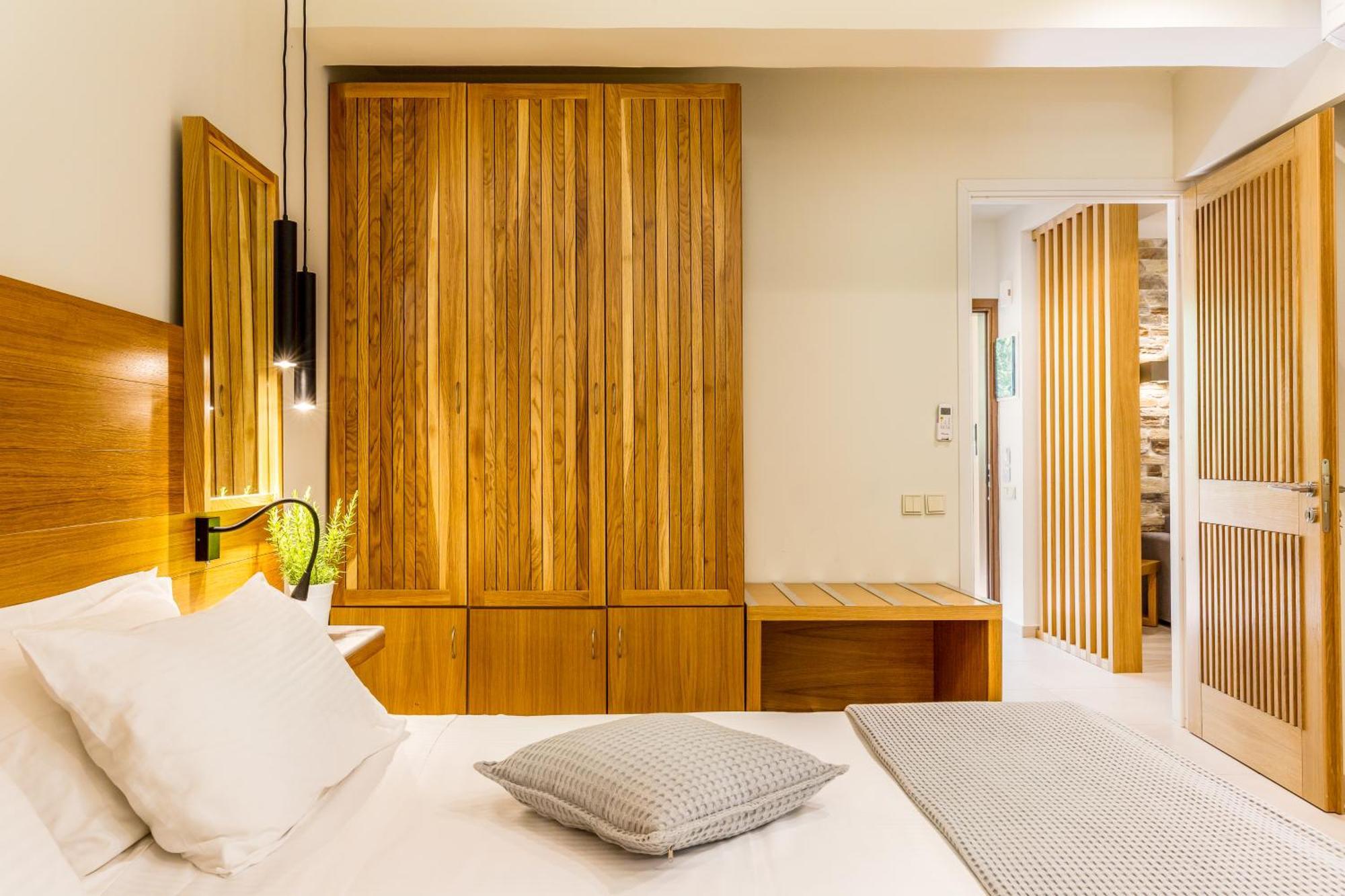 Hotel Holidays &