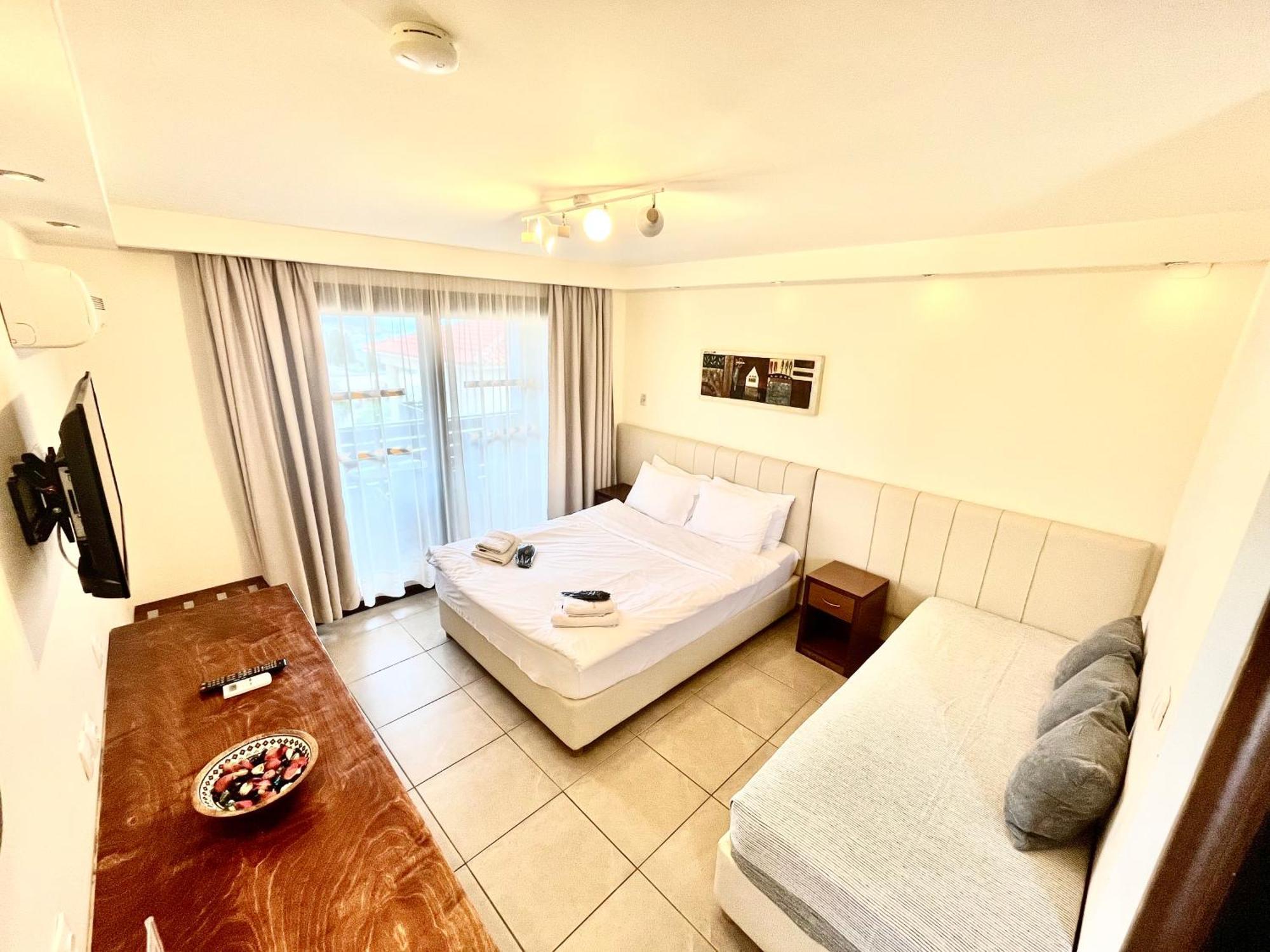 Holidays & 5* Skopelos